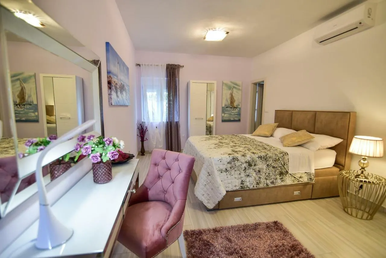 Sea Horse Apartment Zadar 0*,